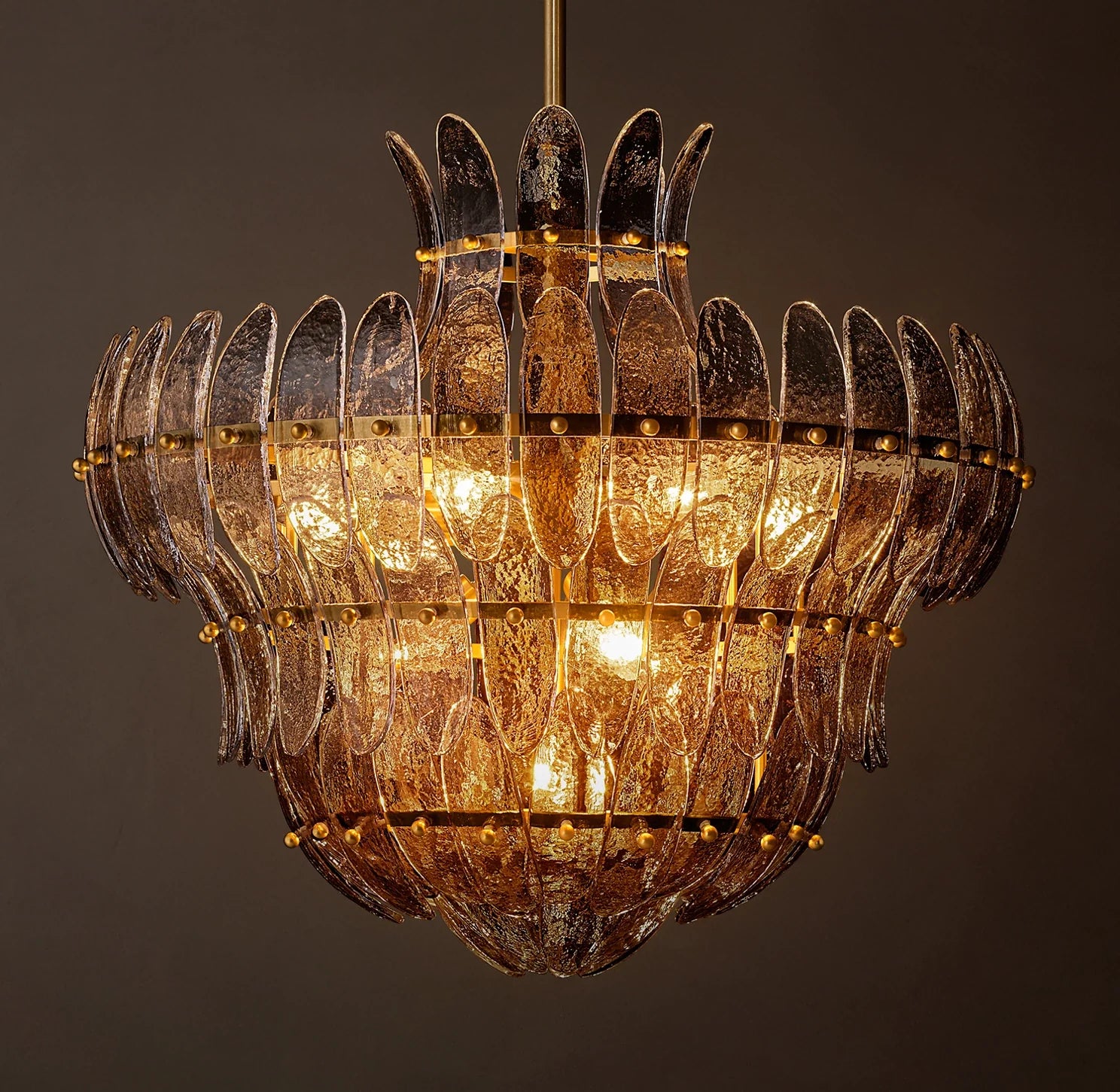 Chandeliers & Pendants